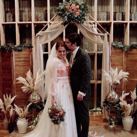 MEET YOUR POSHER 🍕❤️☀️ - Picture 2 of 6